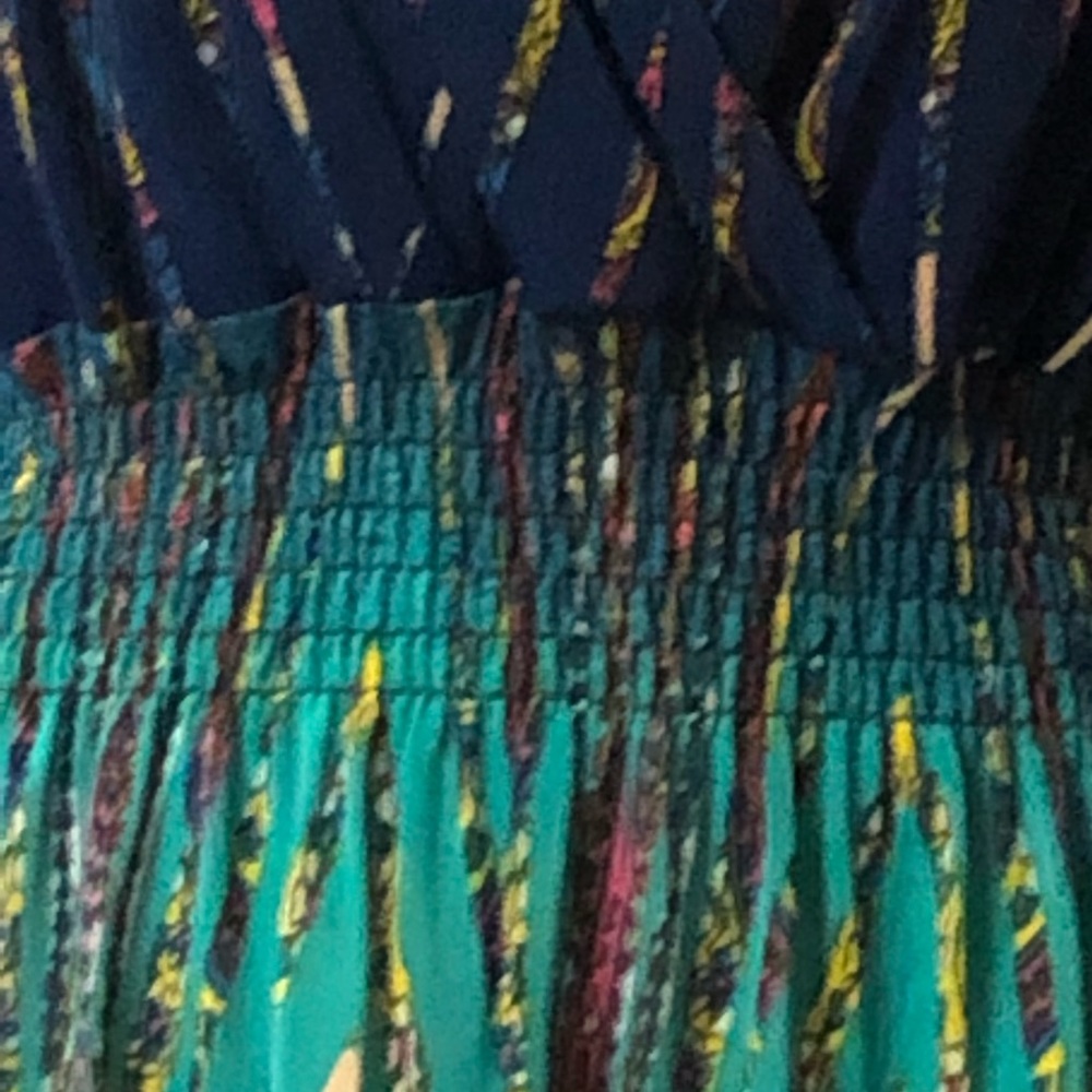 DRESS , BEAUTIFUL - Picture 5 of 8